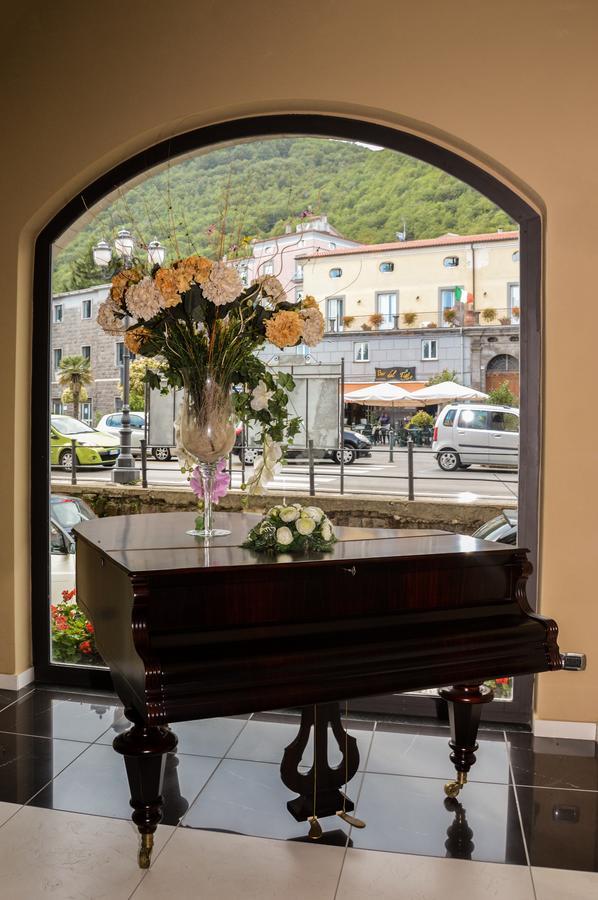 Roccamonfina Palace Hotel Exterior foto